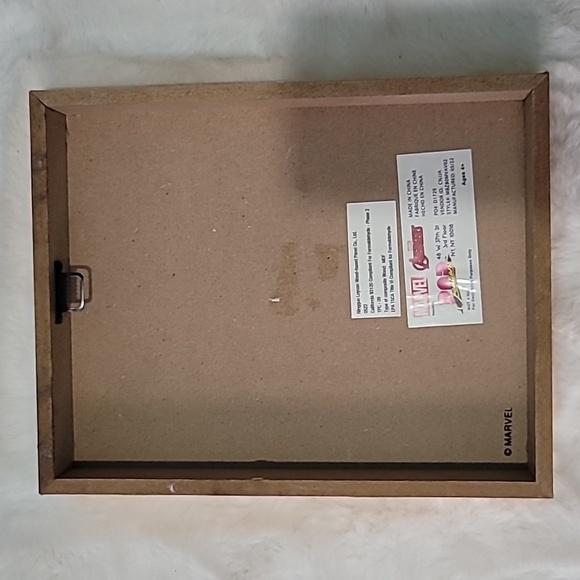 MARVEL Avengers Wood Frame - Picture 6 of 7